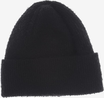 Filippa K Hat & Cap in M in Black: front