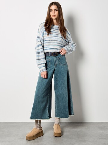 Apricot Sweater ' ' in Blue