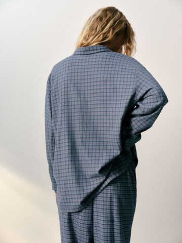 self. - Camiseta para dormir en azul