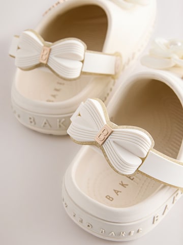 Baker by Ted Baker Clogs in Beige