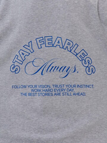 Felpa 'Stay Fearless' di MIRONS in grigio
