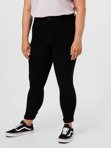 PIECES Curve Jeans in Black: front