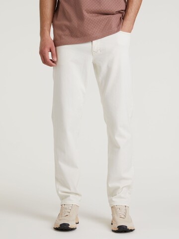CHASIN' Regular Jeans 'Iron Dove' in White: front