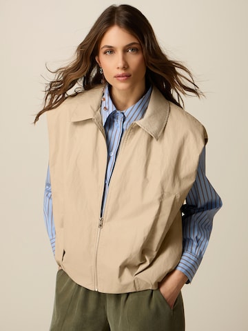 Giacca di mezza stagione di oltre in beige