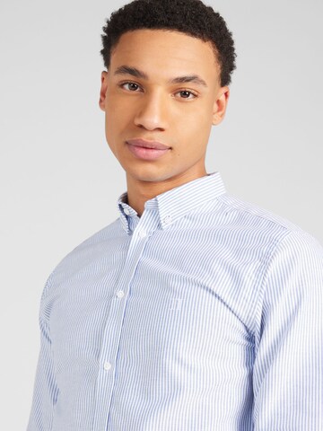 Coupe slim Chemise 'Christoph' Les Deux en bleu