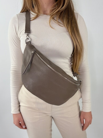 lePelou Fanny Pack in Grey