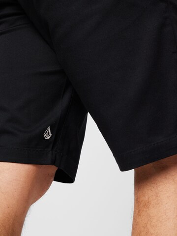 Volcom Regular Shorts in Schwarz