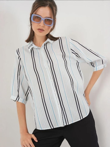 Bigdart - Blusa em azul: frente