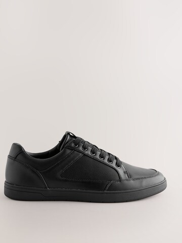 Next Platform trainers in Black
