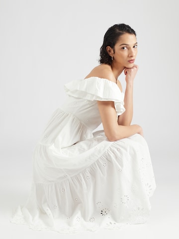 ABOUT YOU x Iconic by Tatiana Kucharova - Vestido 'Fanny' en blanco