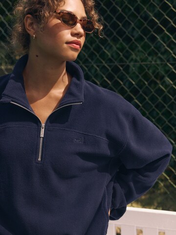 self. Pullover in Blau