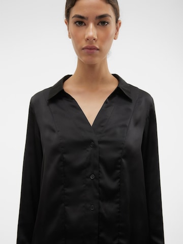 Camicia da donna 'TAM TONJA' di VERO MODA in nero