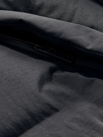 juoda Baker by Ted Baker Paltas