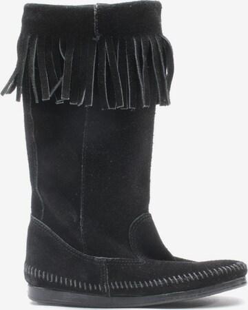 Minnetonka Dress Boots in 36 in Black: front
