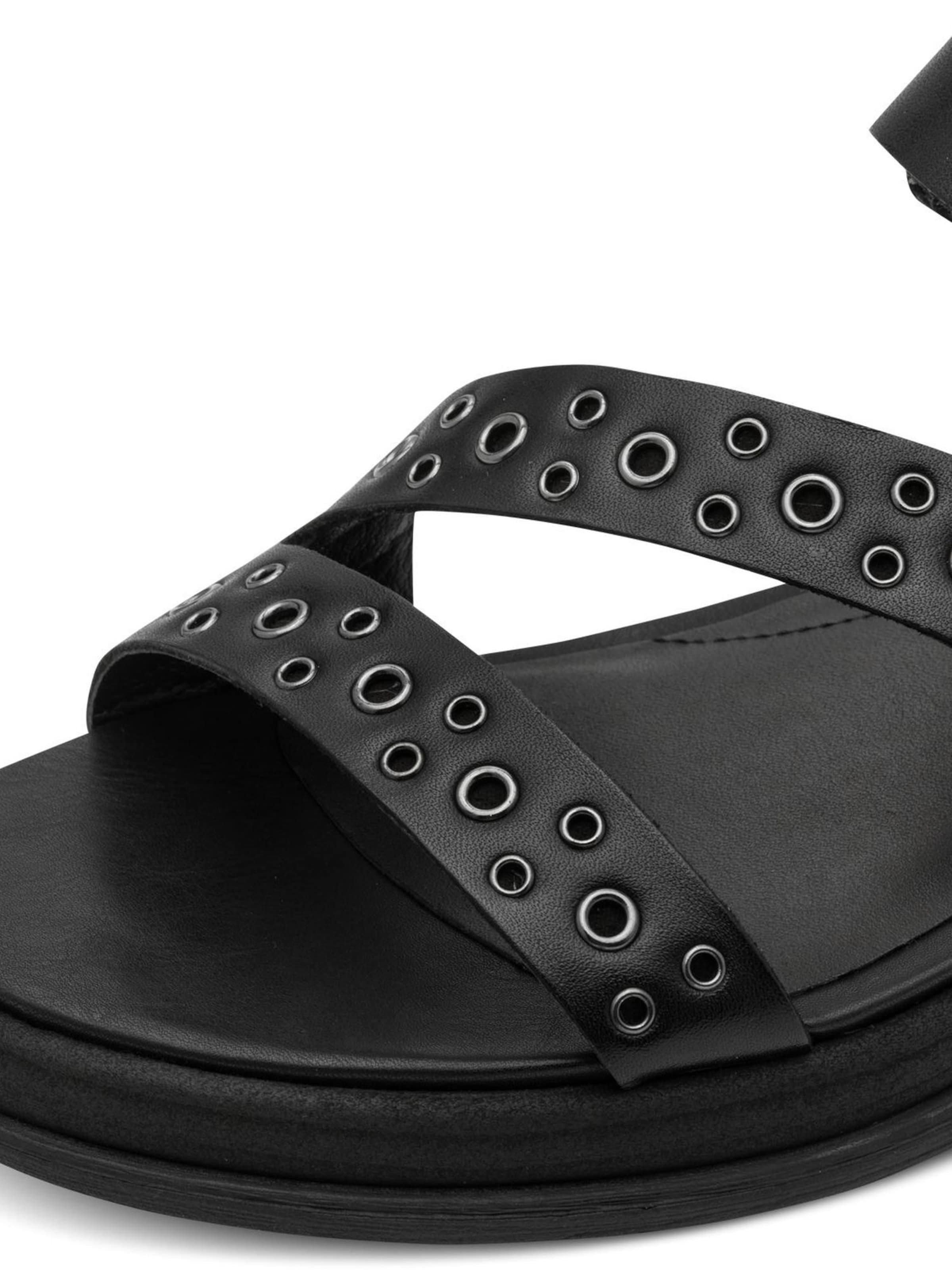 Tamaris Sandal in Black