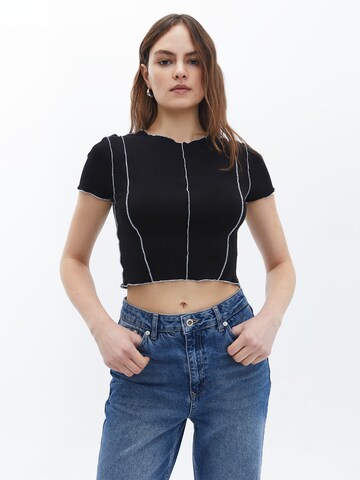 OXXO Shirt in Zwart: voorkant