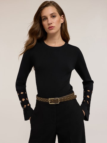 MOTIVI Sweater in Black: front