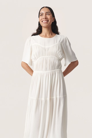 SOAKED IN LUXURY Kleid 'Brielle' in Weiß
