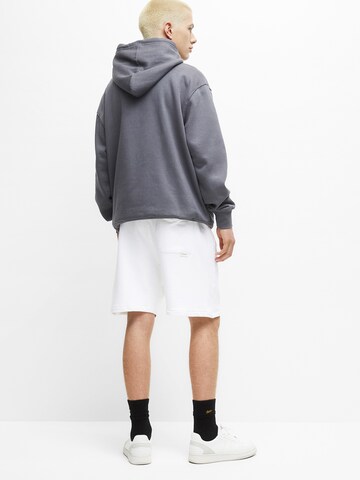 Pull&Bear Loosefit Byxa i vit