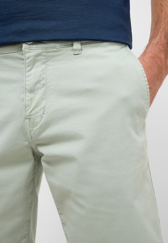 MUSTANG Regular Shorts in Grün