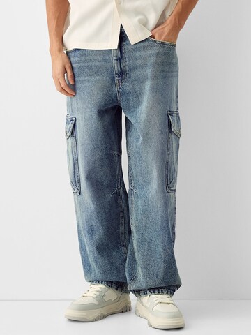 Bershka Regular Jeans in Blauw: voorkant