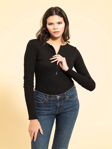 For You Moda Blouse in Zwart