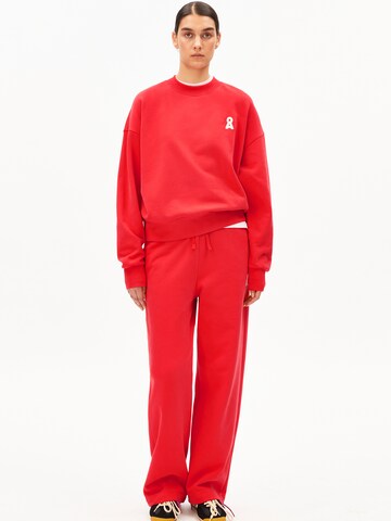 Sweat-shirt ARMEDANGELS en rouge