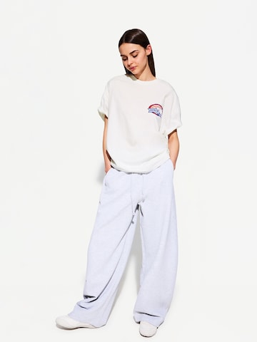 T-shirt oversize 'CINAMMONROLL' Bershka en blanc : devant