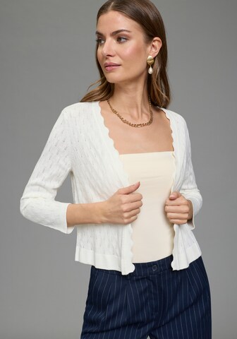 LAURA SCOTT Knit Cardigan in White: front