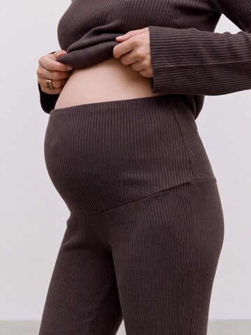 Regular Pantalon 'MLAnnette' MAMALICIOUS en marron