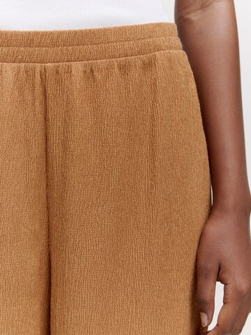 EDITED Loosefit Broek 'Isobel' in Bruin