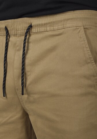 !Solid Regular Chino Pants 'Henako' in Beige