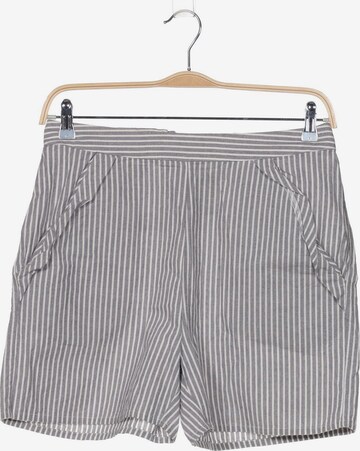 VILA Shorts in L in Grey: front