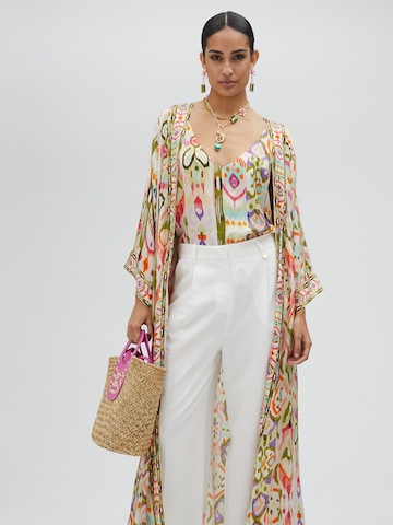 Haut Lola Casademunt en beige