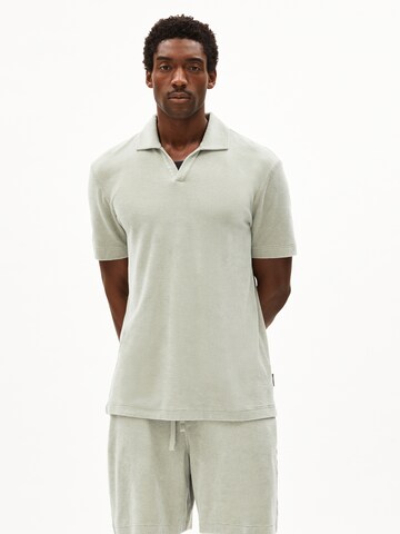T-Shirt ARMEDANGELS en vert : devant