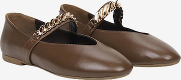 Desa Ballerina in Braun: Vorderseite