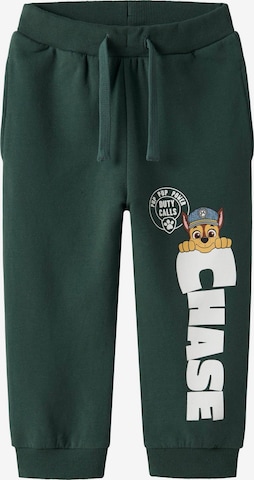 NAME IT - Tapered Pantalón 'Paw Patrol' en verde: frente