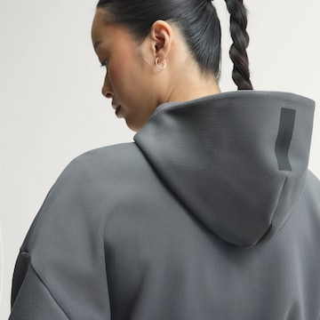 ADIDAS SPORTSWEAR - Casaco de treino em moletão 'Z.N.E.' em cinzento