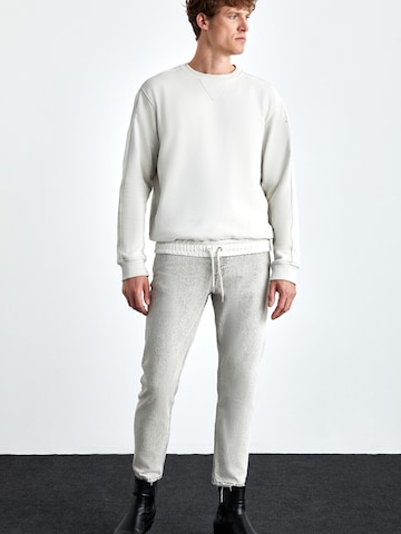 Grimelange Суичър в сиво