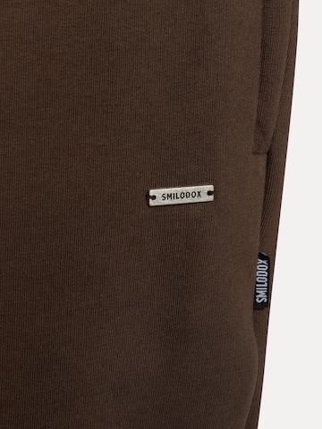 Effilé Pantalon Smilodox en marron