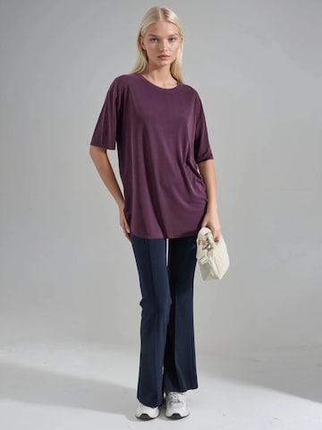 Busem T-Shirt in Lila