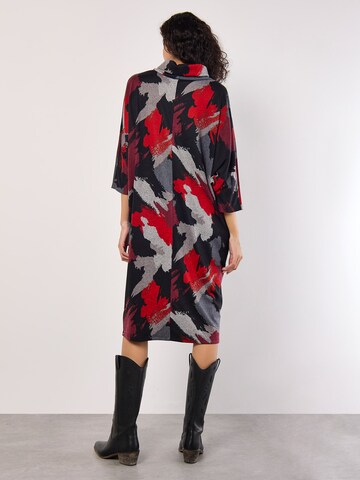 Robe ' ' Apricot en rouge