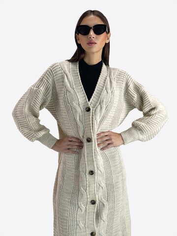 Elara Strickjacke in Beige