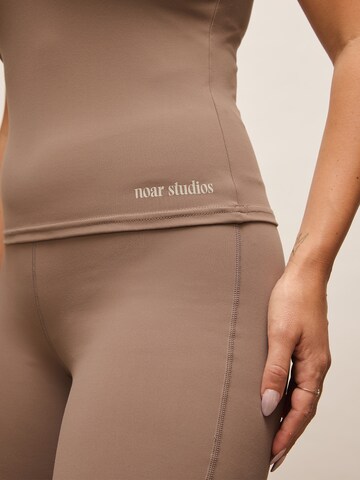 noar studios Top in Grey