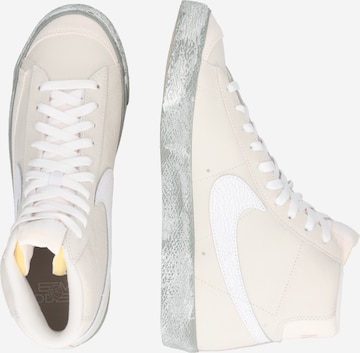 Nike Sportswear Kotníkové tenisky 'BLAZER MID 77 SE' – bílá