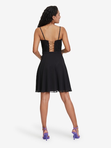 Robe de cocktail Vera Mont en noir