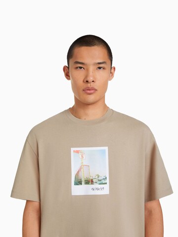 Bershka T-Shirt in Beige