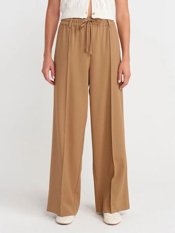 Dilvin Wide leg Pants in Brown: front