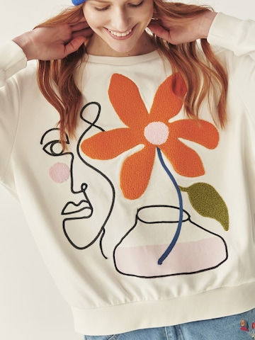 Sweat-shirt TATUUM en blanc