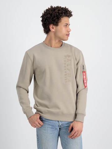 Sweat-shirt 'Emb' ALPHA INDUSTRIES en beige : devant